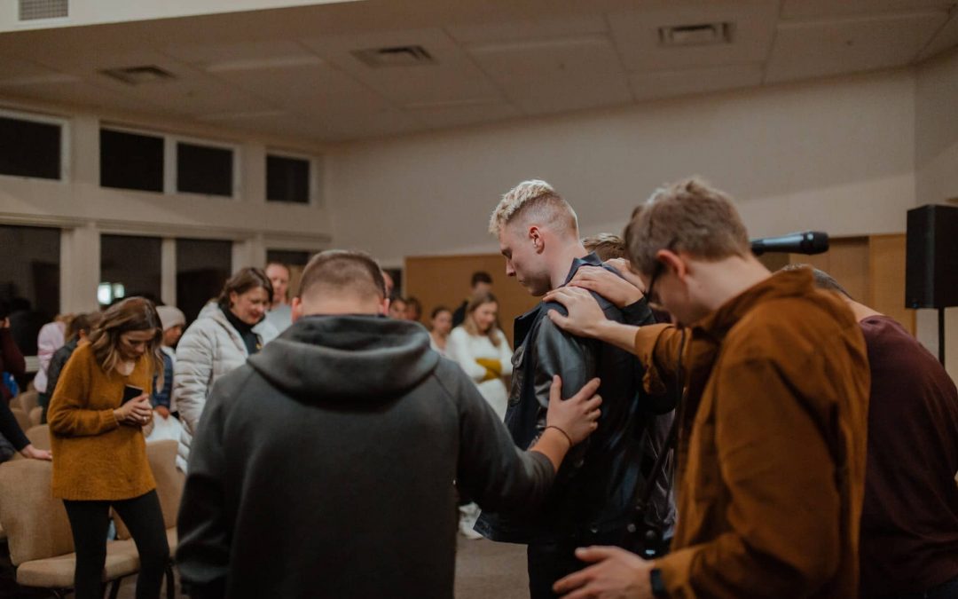 8 prayer points for boys in the church